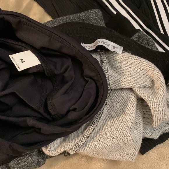 3 pairs of work out pants. Smoke & pet free home. - Picture 6 of 7